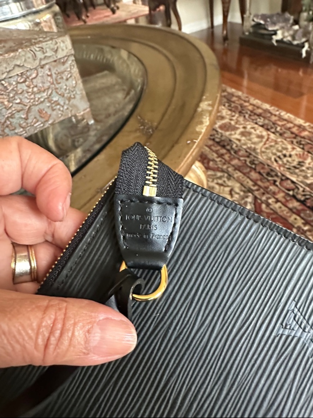 Louis Vuitton LV Monogram Pochette - Picture 5 of 13